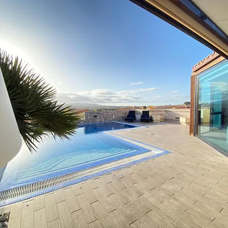 Loba With Private Pool וילה קוסטה קלמה