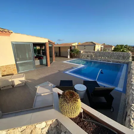 Loba With Private Pool * קוסטה קלמה